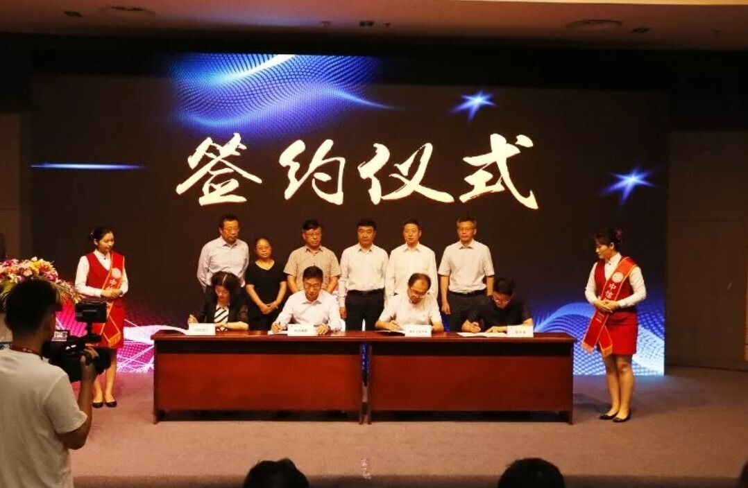 新開普攜手江蘇銀聯(lián)，全國首例銀聯(lián)移動支付產(chǎn)品走進大學(xué)校園(圖4)